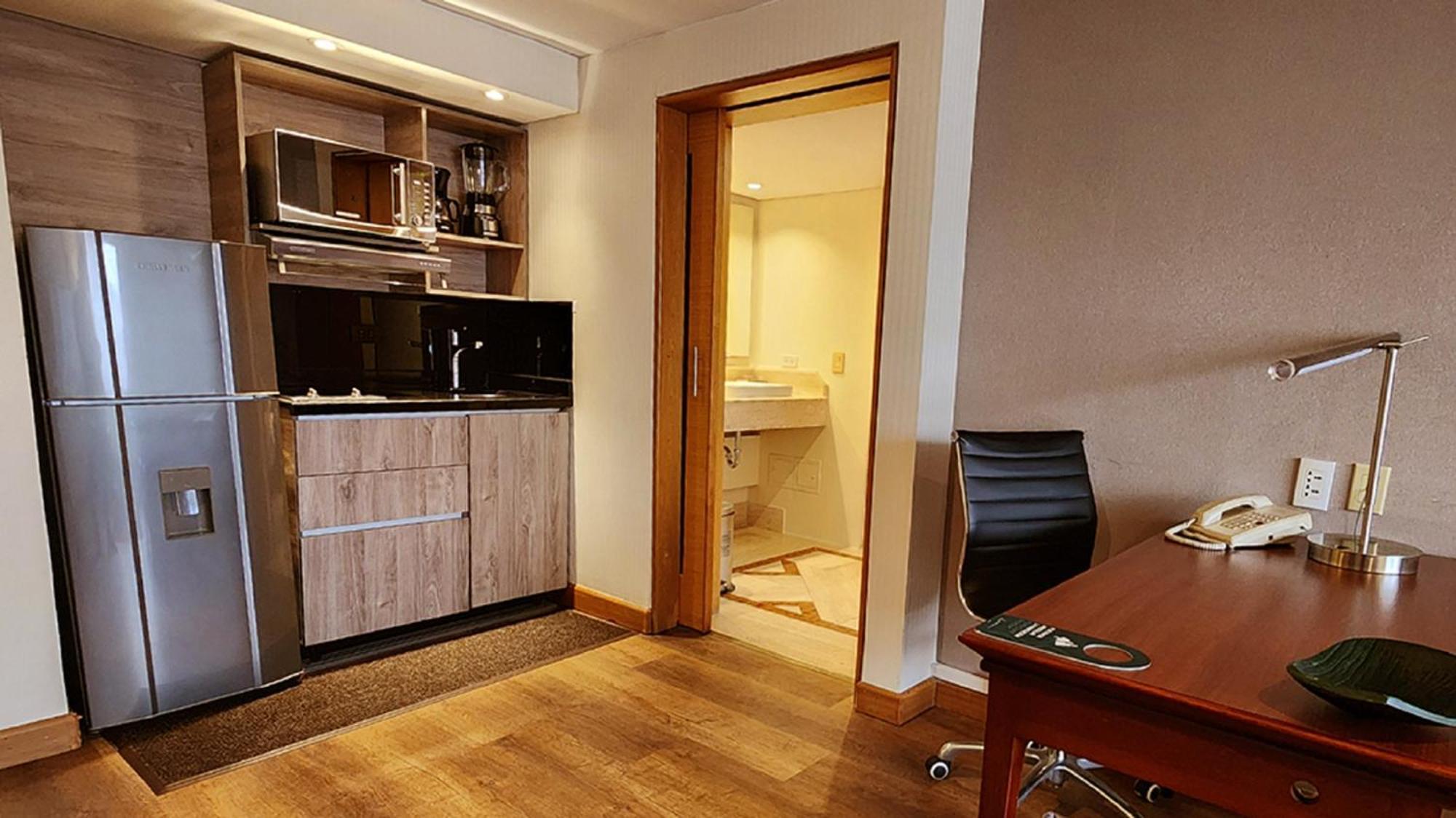 Bogota Plaza Hotel Exterior foto A typical studio apartment
