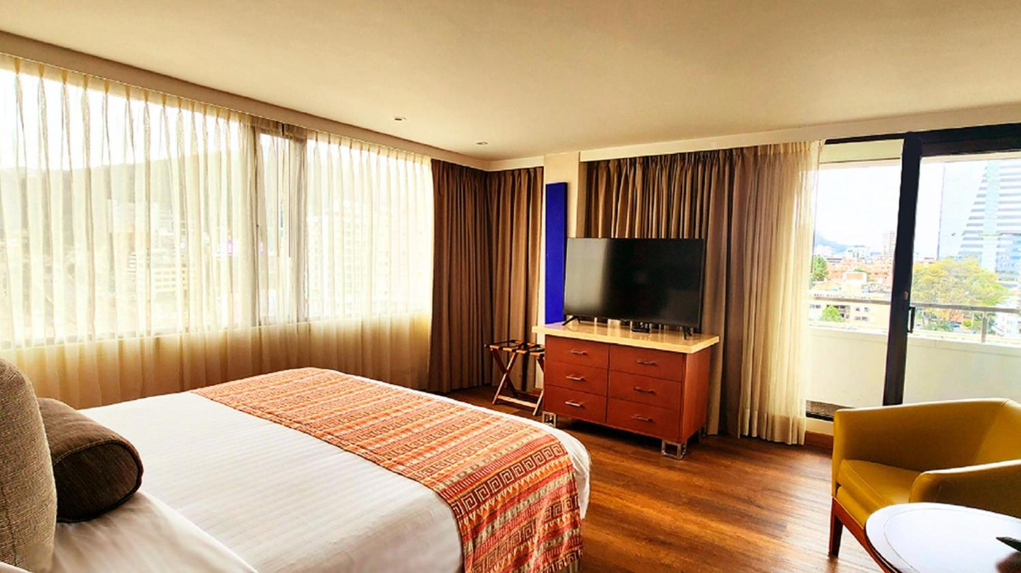 Bogota Plaza Hotel Exterior foto A bedroom at the hotel