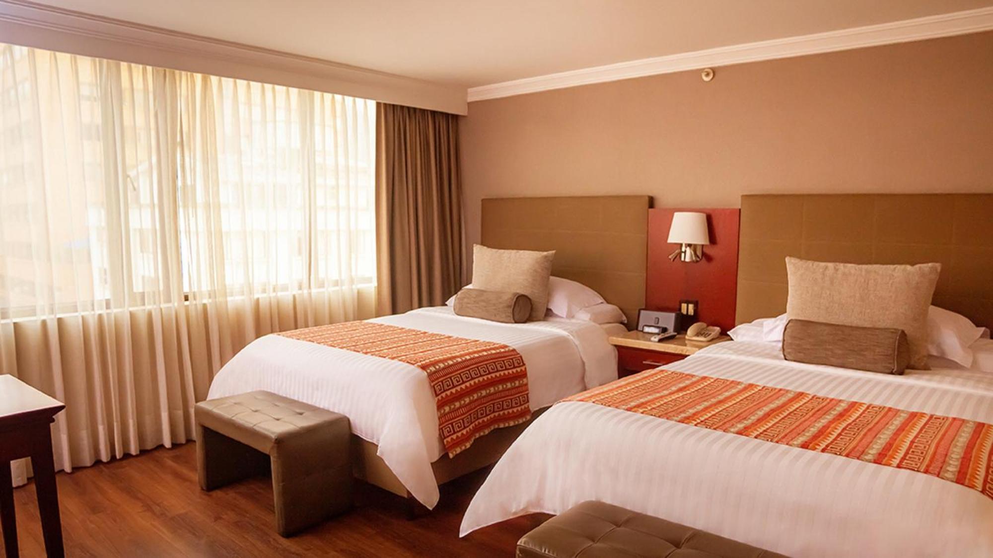 Bogota Plaza Hotel Exterior foto A room at the hotel